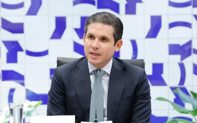 Motta decide acelerar votação de projeto contra ‘adultização’ de crianças e adolescentes