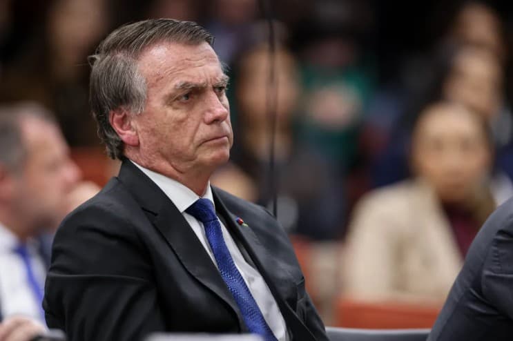 Próximo de julgamento, Bolsonaro teve dois recursos negados por Barroso
