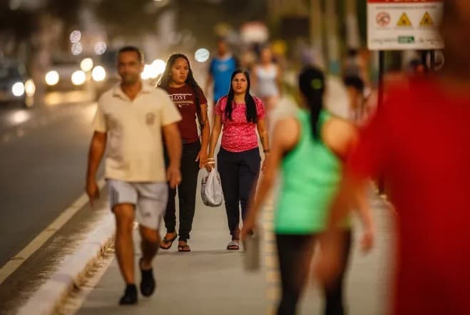 FALTA HOMEM PARA TANTA MULHER: Brasil tem 6 milhões a mais de mulheres, e homens são maioria em só 2 estados, diz IBGE