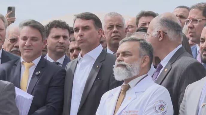 Oposição protesta contra prisão de Bolsonaro, anuncia obstrução no Congresso, defende anistia e fim do foro privilegiado