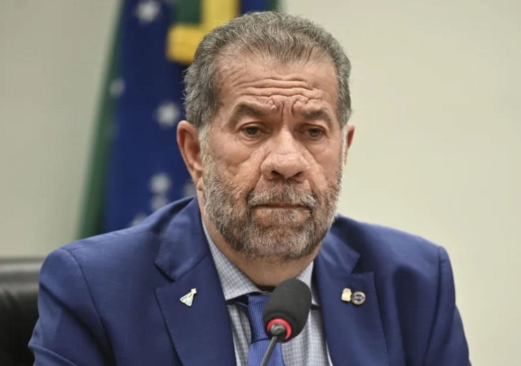CPMI do INSS ouve ex-ministro Carlos Lupi nesta segunda-feira