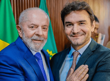 Ministro avisa a partido que deixará Lula, mas tenta ganhar tempo para manter cargo