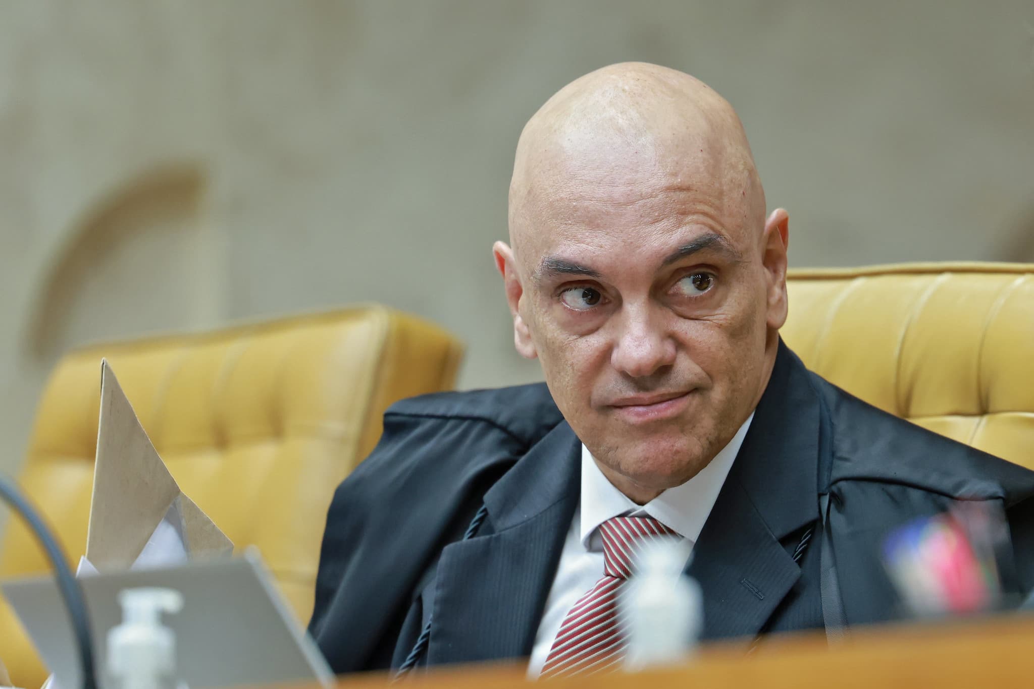Perícia aponta fraude temporal em relatório da PF que embasou ação de Moraes contra empresários de direita