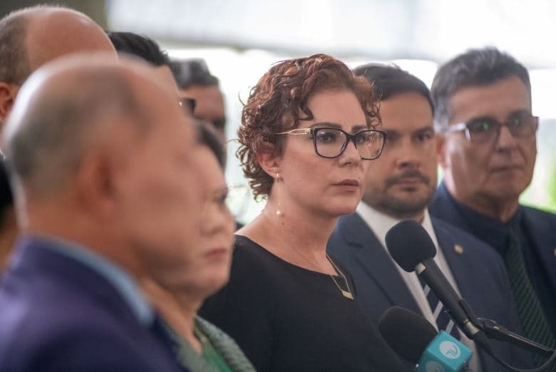 Zambelli escreve carta na prisão e revela pedido a Temer sobre Moraes
