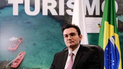União vê tentativa de permanência de Sabino e conta pedidos de expulsão