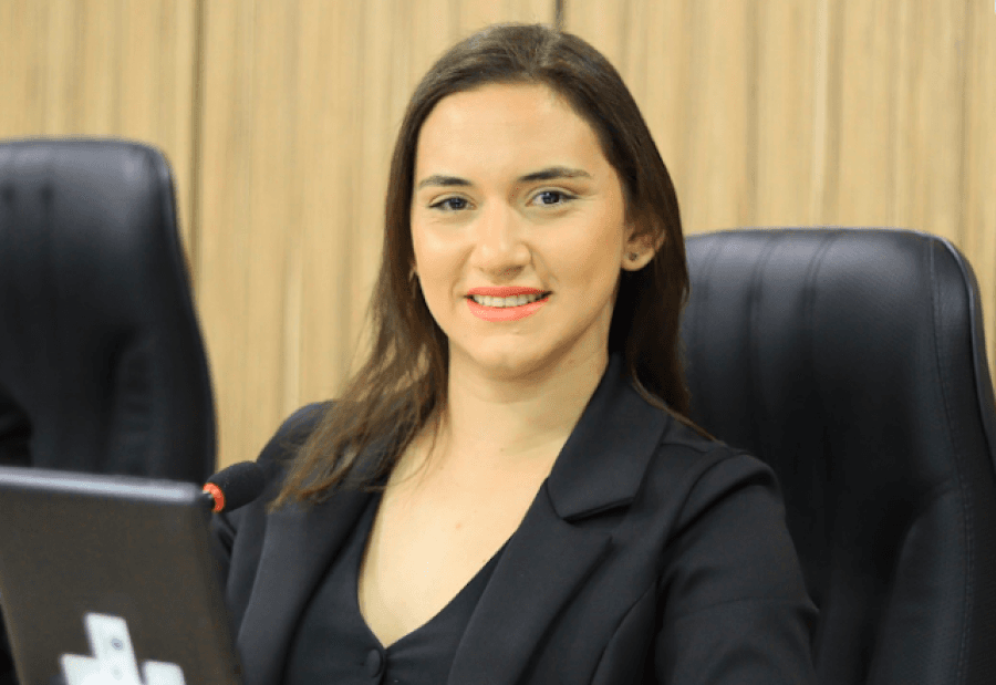 Defesa da vereadora Kívia Karoline refuta vínculo afetivo com ex-prefeito Nixon Baracho