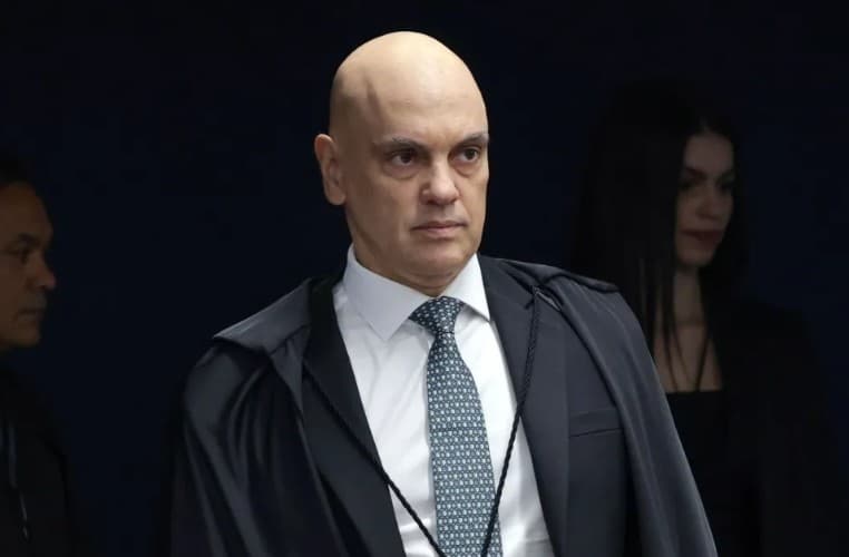 Moraes pede a Zanin sessão extra na quinta-feira (11) para julgamento de Bolsonaro