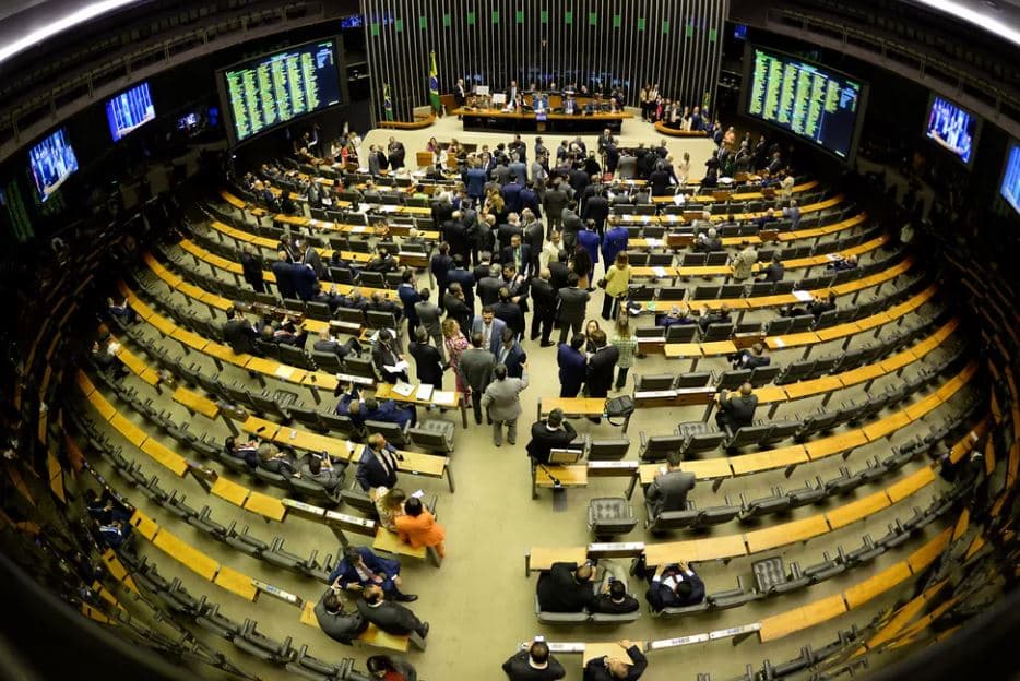 Congresso pede ao STF para número de deputados por estado ser mantido em 2030