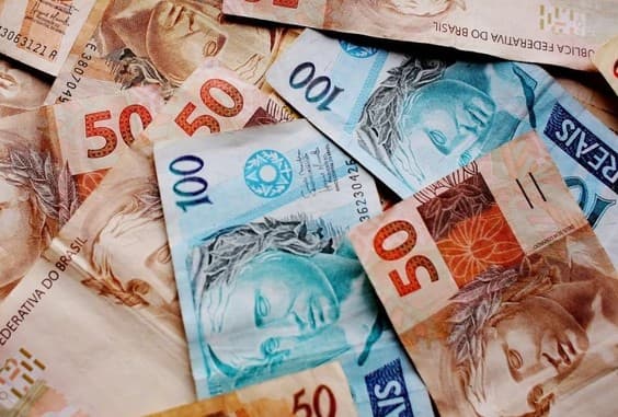 PIB do Brasil perde força no 2º trimestre e mostra crescimento de 0,4% da economia
