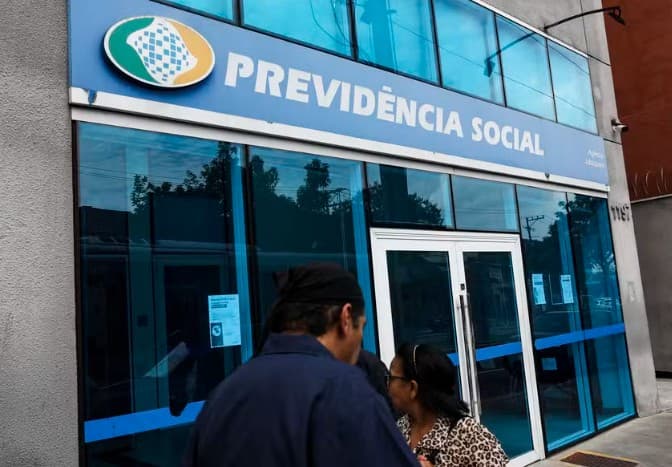 Ações judiciais sobre descontos indevidos no INSS subiram 442% em 2024