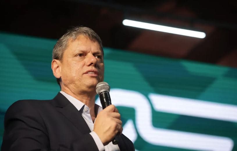 Tarcísio confirma reeleição e nega aval de Bolsonaro à Presidência: "Não deu aval nenhum e eu sou candidato à reeleição"