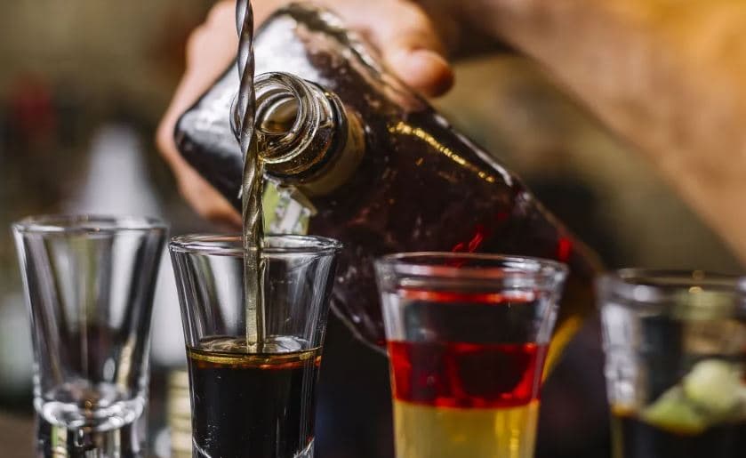 Mortes por bebidas batizadas com metanol chegam ao Nordeste