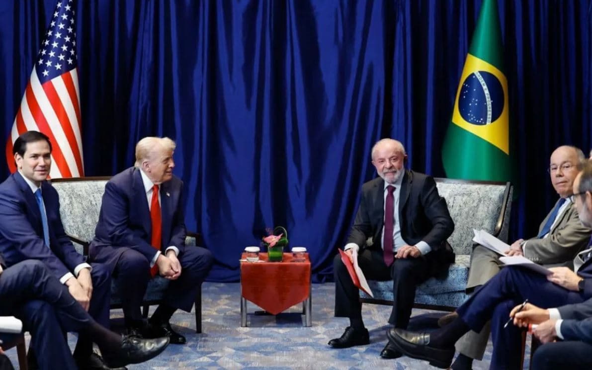 Brasil e EUA seguem sem acordo para suspensão de tarifas após encontro entre Lula e Trump