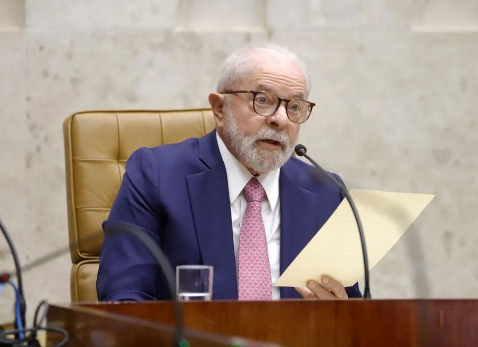 Juristas acionam STF para que Lula indique uma mulher negra à vaga de Barroso