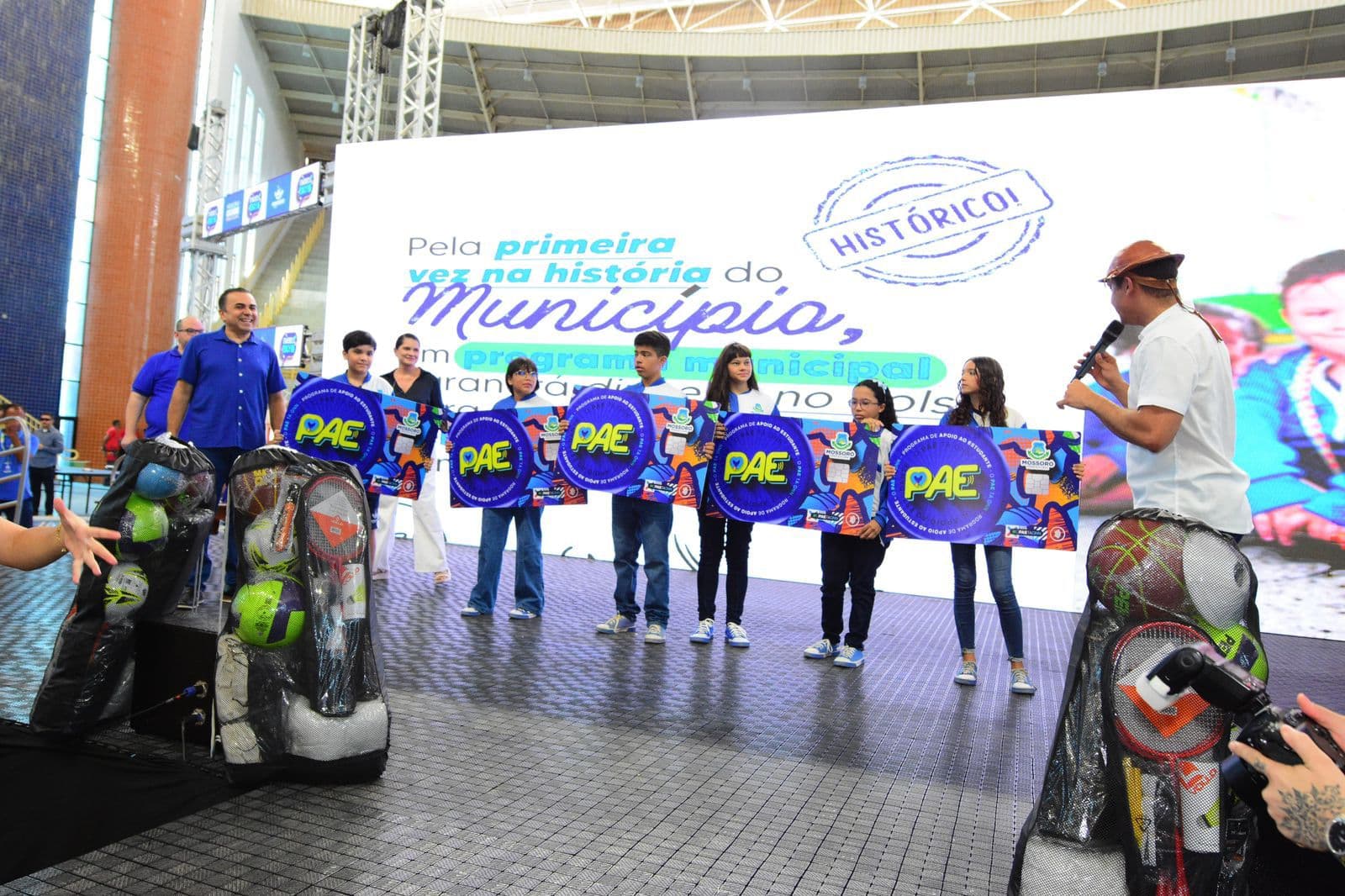 PAE: Prefeito Allyson lança programa inédito com 5 mil bolsas mensais para alunos de Mossoró