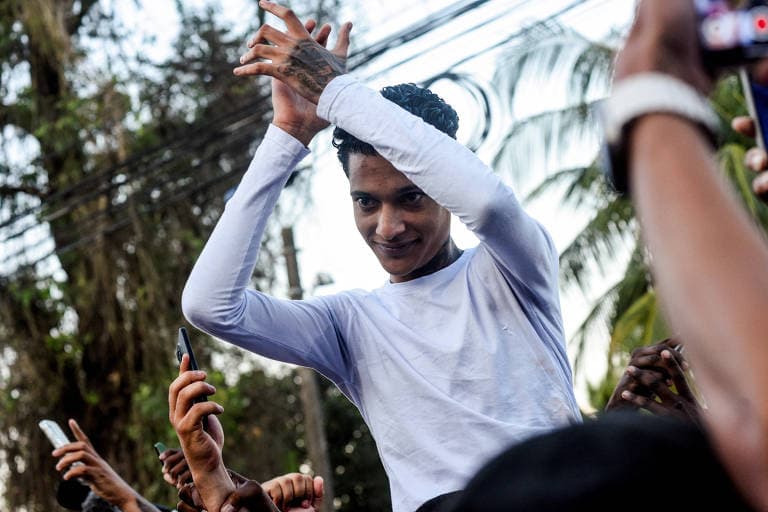 Rapper Oruam lamenta mortes em operação no Rio: “Se tirar o fuzil da mão, existe o ser humano”