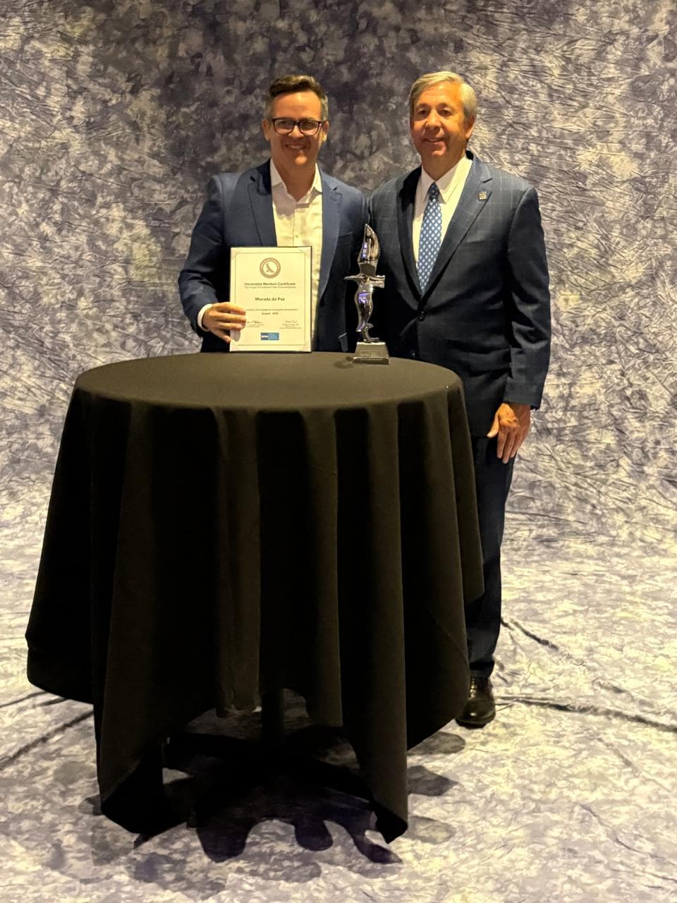 Vice-presidente do Grupo Morada recebe em Chicago o prêmio internacional Pursuit of Excellence Award 2025