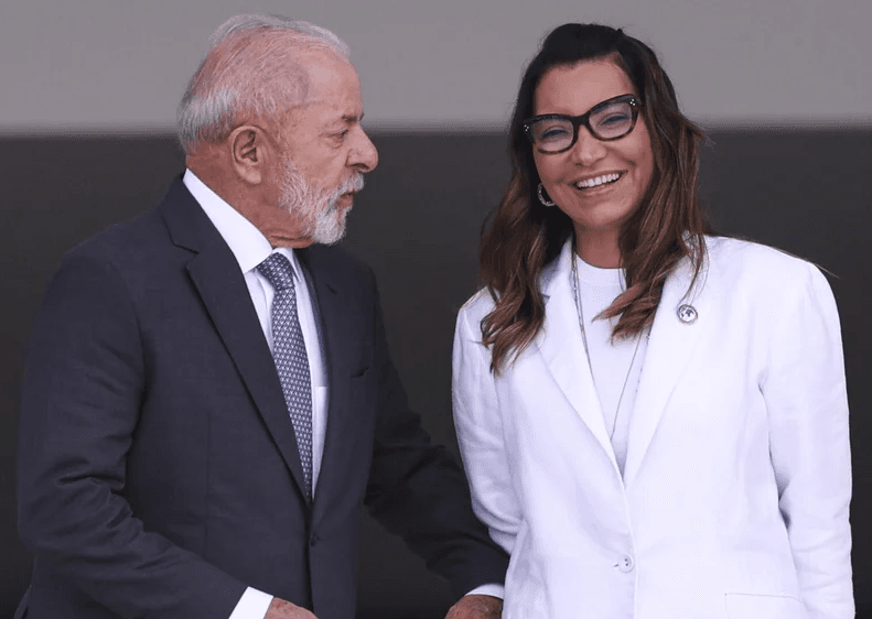 Lula tenta blindar Janja no caso de jatinhos da FAB