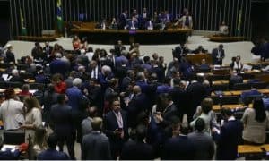 DERROTA HISTÓRICA: Câmara derruba MP de Lula antes da votação