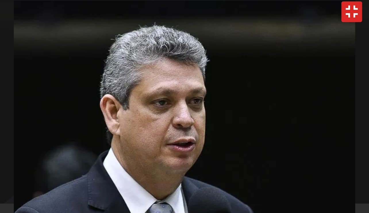 Lula pede que Márcio Macêdo seja candidato em 2026