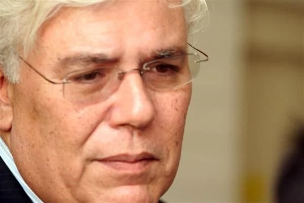 Ex-governador Fernando Freire volta a ser internado após nova queda