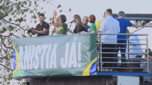 Michelle Bolsonaro reage em ato em Brasília e defende anistia: “Só ela vai trazer paz ao país”