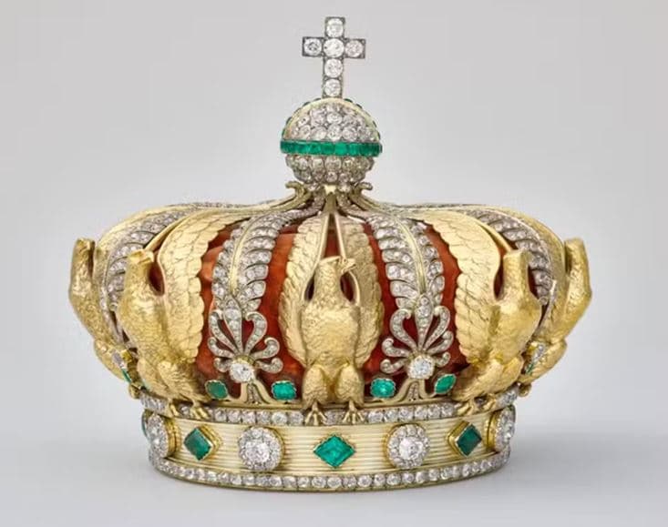 Autoridades francesas recuperam uma das joias roubadas do Museu do Louvre