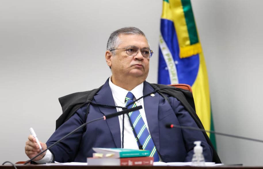 Flávio Dino barra saque em dinheiro vivo de emendas e impõe regra ao Banco Central