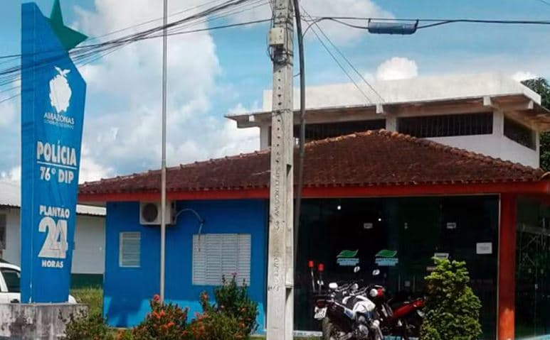 Polícia investiga sexo entre policial e 5 presos dentro de cela em delegacia; os próprios detentos fizeram a denúncia