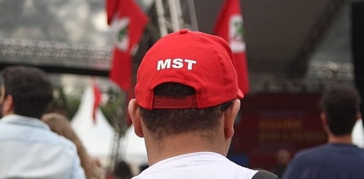 Justiça libera curso de Medicina da UFPE só para membros do MST — sem Enem e com verba pública