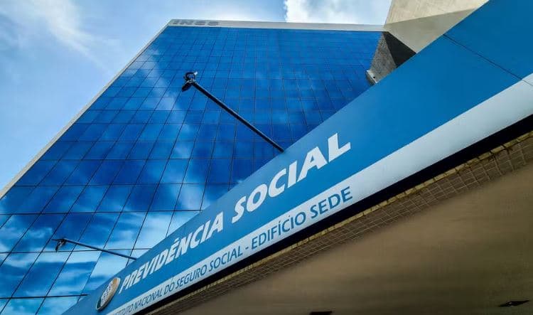 INSS suspende programa de redução de fila por falta de orçamento; órgão acumula 2,6 milhões de pedidos de benefícios