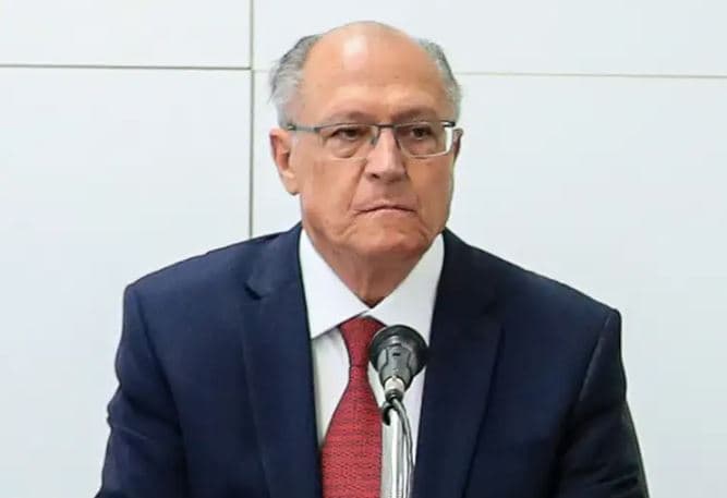 Pedimos que tarifa de 40% seja suspensa já durante a negociação com EUA, diz Alckmin