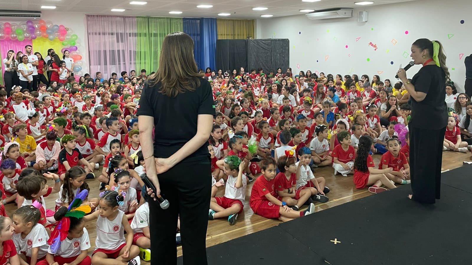 De Ação de Graças ao cabelo maluco: Maple Bear Natal mistura cultura, gratidão e criatividade