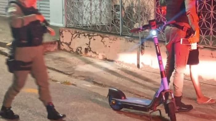 Adolescente é apreendido em Natal com drogas e patinete elétrico alugado com cartão clonado