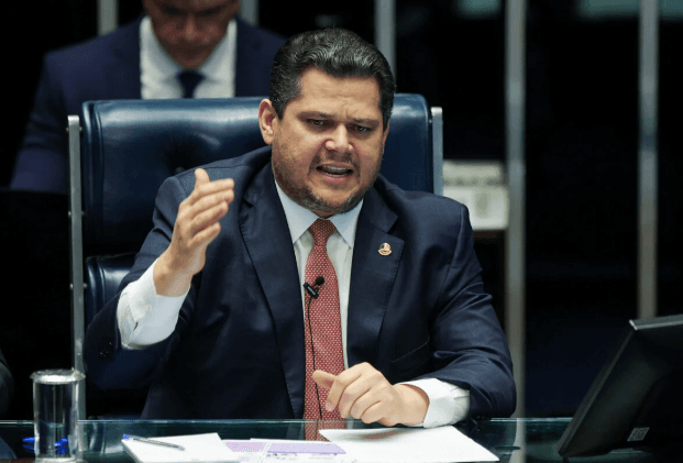 Senado sinaliza freio em proposta que restringe aborto legal para menores