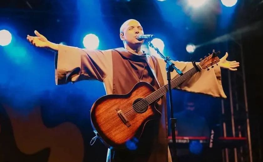 Frei Gilson fará apresentação em Natal em 2026
