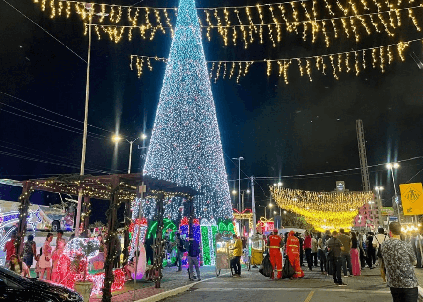 Ponta Negra ganha nova iluminação e abre oficialmente o Natal em Natal na Zona Sul