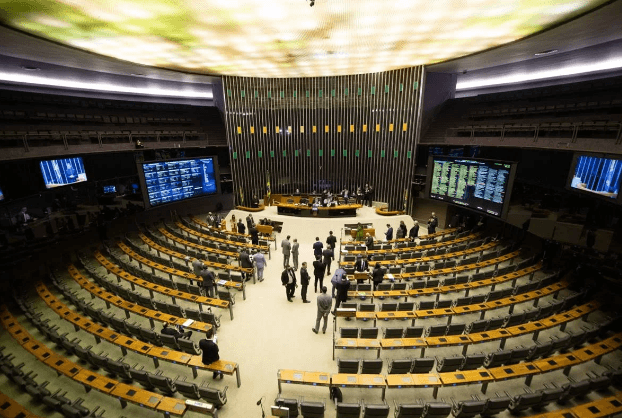 Indicação de Derrite para relatar PL Antifacção acirra disputa política na Câmara
