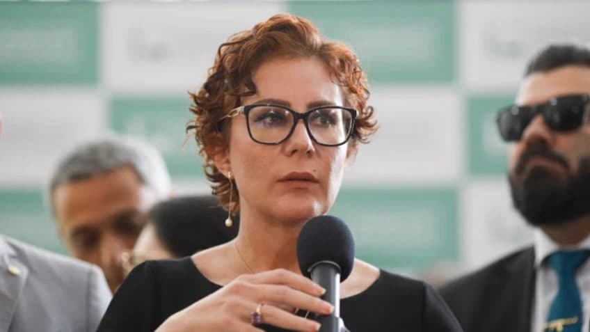 Zambelli sofre agressões na prisão na Itália e é transferida de cela