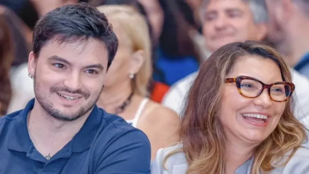 Lula distribui medalhas a Janja, Moraes e até Felipe Neto e chama isso de “serviços à educação”