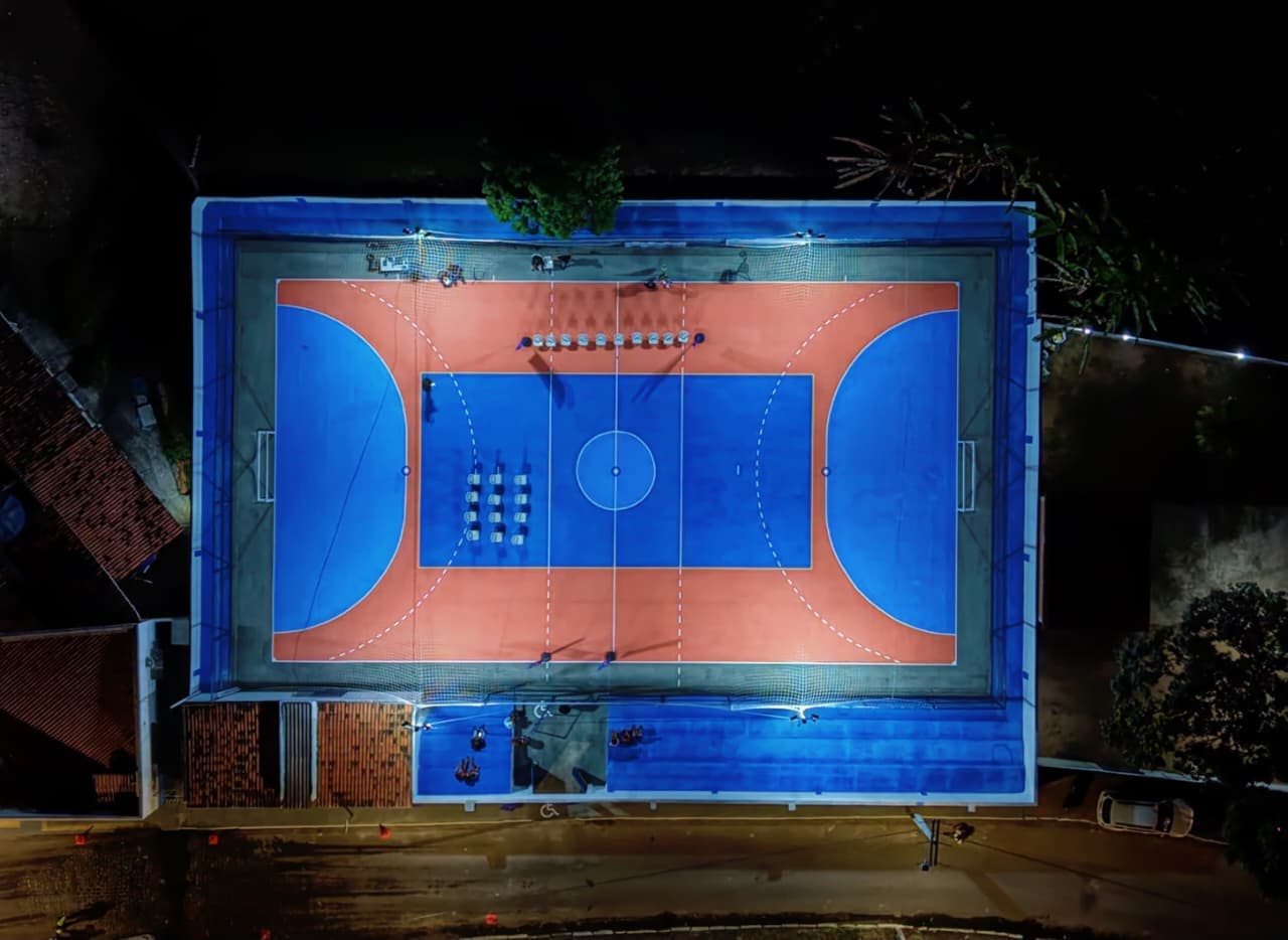 Prefeitura de São Gonçalo entrega quadra de esportes de Guanduba revitalizada e com iluminação em LED