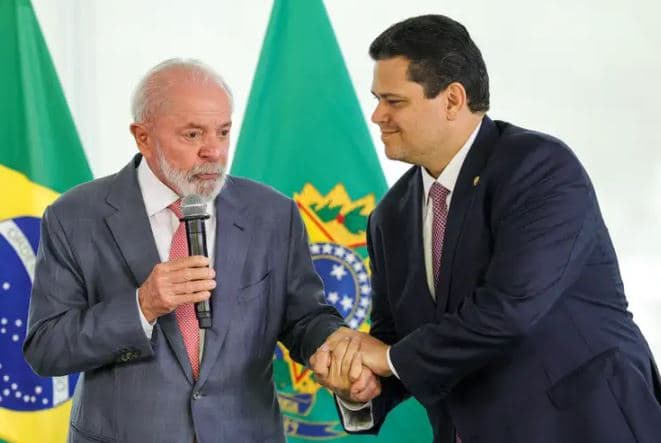 Alcolumbre pauta projeto com custo bilionário 2 horas após Lula frustrá-lo e indicar Messias ao STF