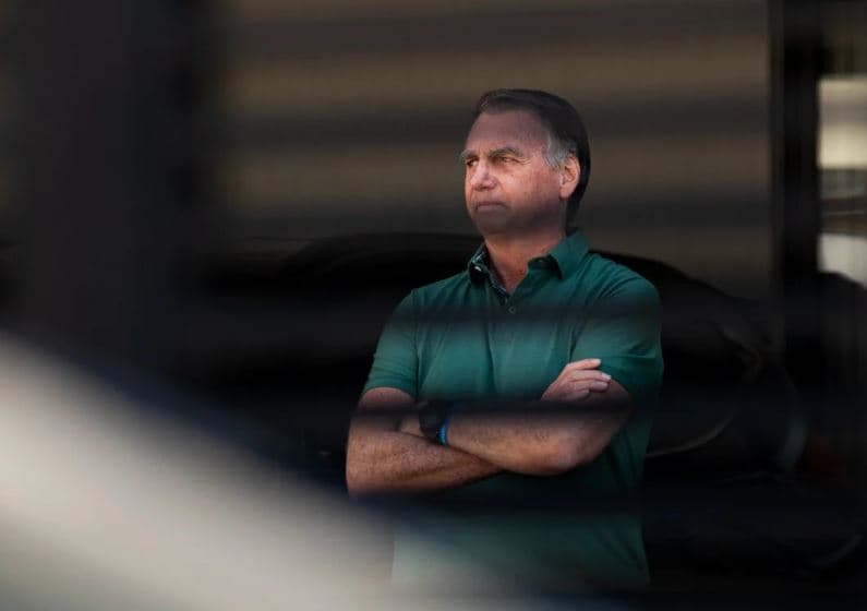 Defesa apresenta laudos médicos e pede a Moraes que Bolsonaro cumpra pena em prisão domiciliar
