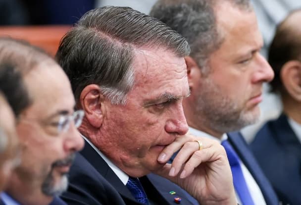 Bolsonaro pode perder patente militar: STM julga hoje (24) recurso após condenação do STF