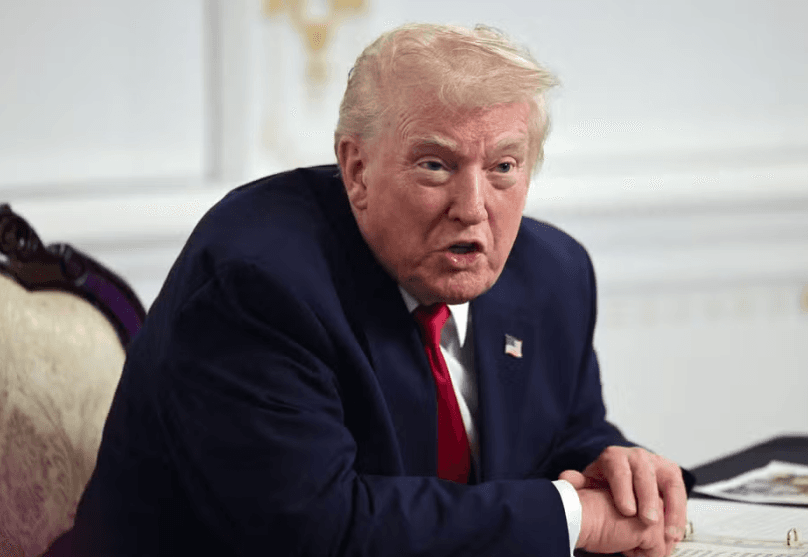 Trump diz para companhias aéreas considerarem espaço aéreo da Venezuela ‘totalmente fechado'