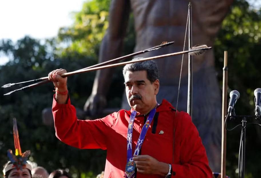 Maduro treina militares para usar flechas envenenadas contra possível ataque dos EUA