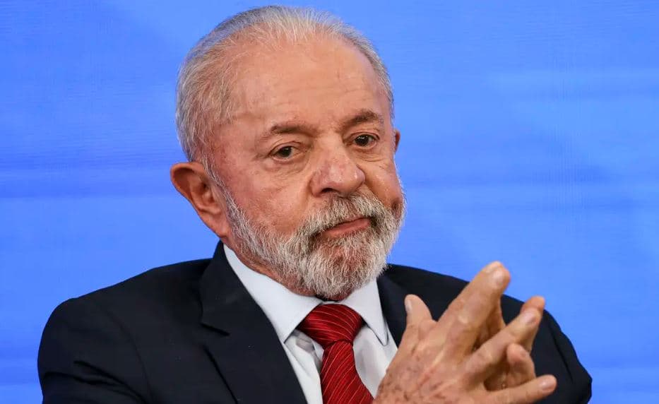 Quem bate em mulher não precisa votar em mim, diz Lula