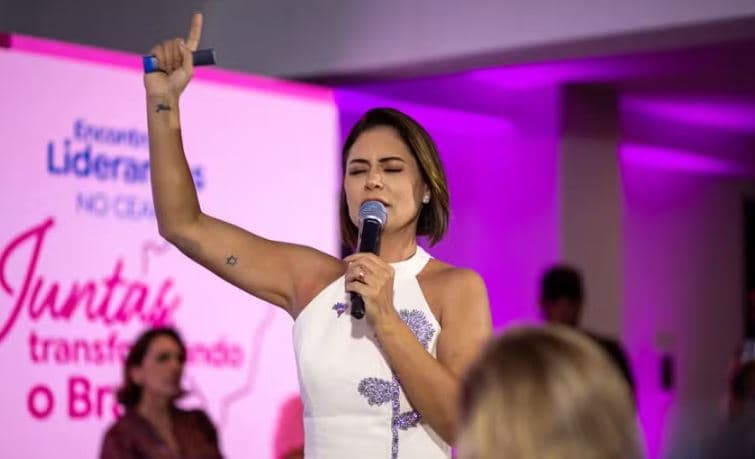 Bolsonaro é vítima de maldade, mentira, crueldade e perseguição, diz Michelle que reitera preocupação com saúde do ex-presidente