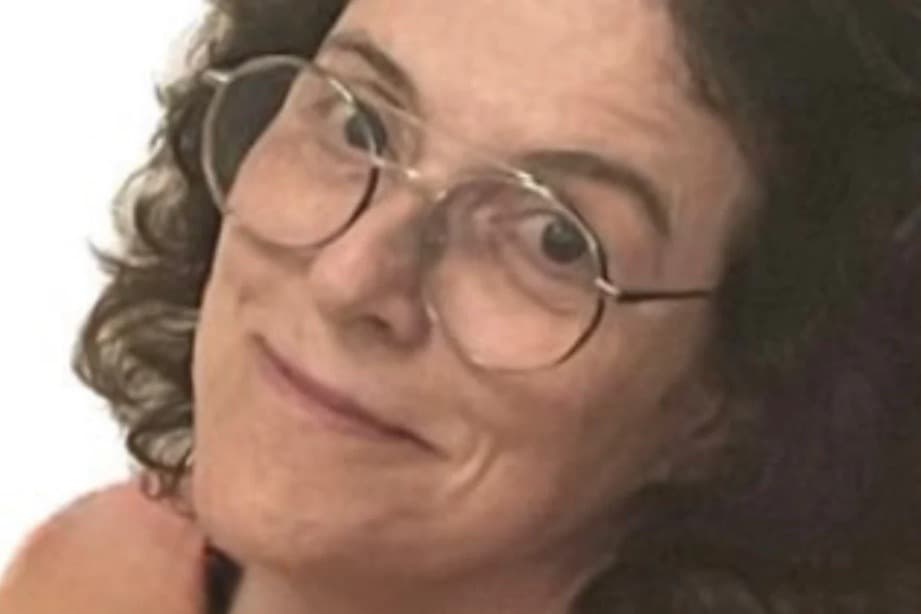 Jornalista que xingou filha de Bolsonaro é condenada a detenção, multa e indenização