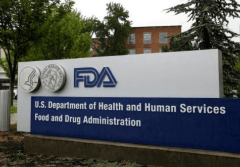 Líder do FDA relaciona vacinas da covid a mortes de crianças e pede mudança urgente nas regras